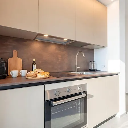 The Essential V Apartment Bari