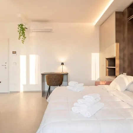 The Essential V Apartment Bari